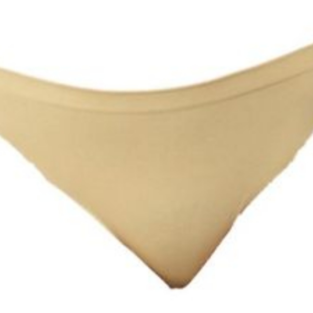 NWT Le Mystere Ultra Soft Smooth Seamless U124 Med